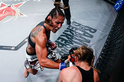 Cris Cyborg Justino Destroys Another Opponent.